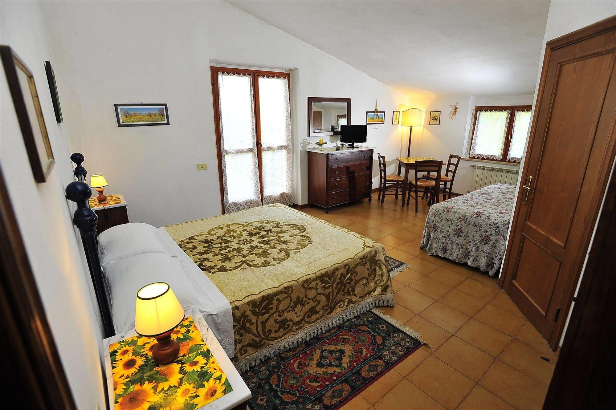 Agriturismo Malafrasca シエーナ エクステリア 写真